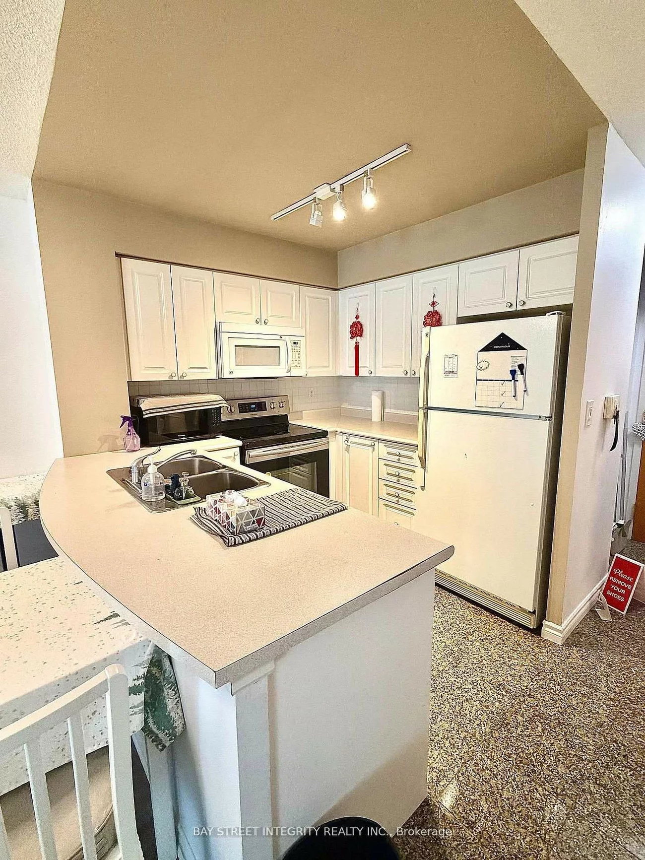 30, Hayden, Church-Yonge Corridor, Toronto