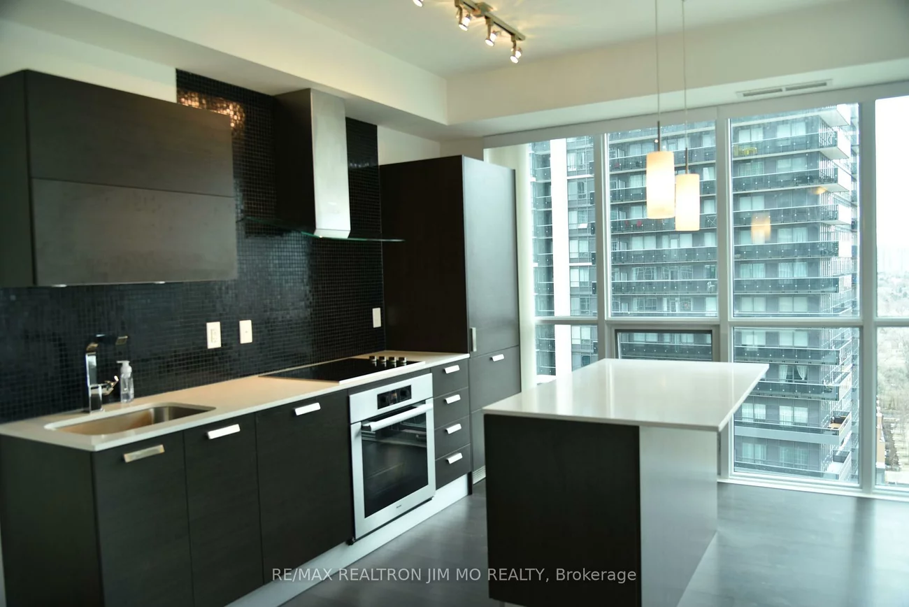 9, Bogert, Lansing-Westgate, Toronto