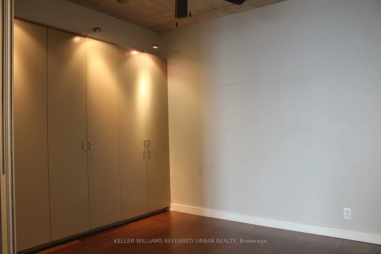 33, Mill, Waterfront Communities C8, Toronto