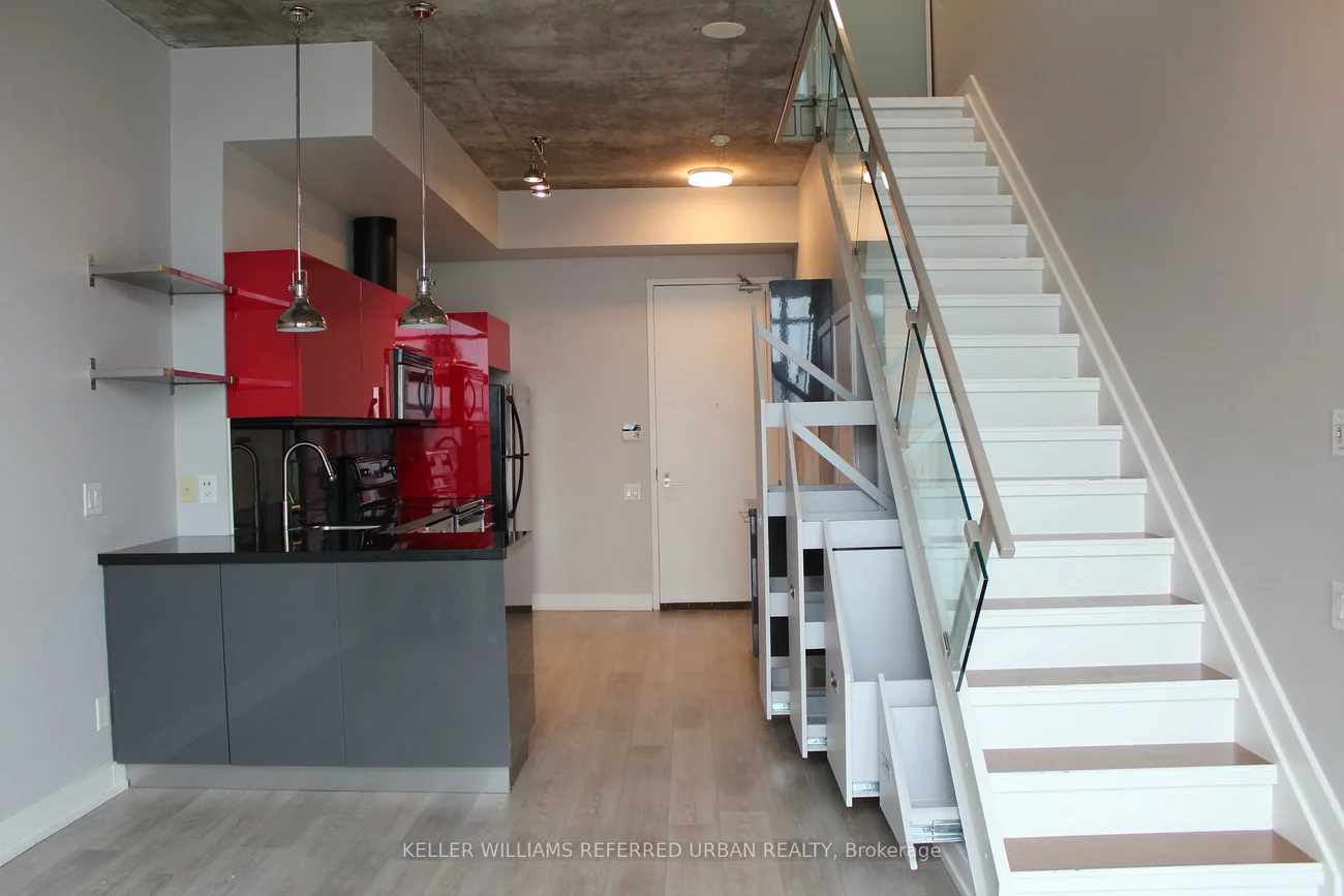 33, Mill, Waterfront Communities C8, Toronto