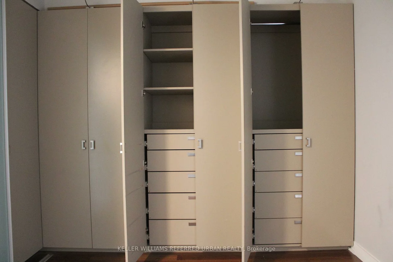 33, Mill, Waterfront Communities C8, Toronto