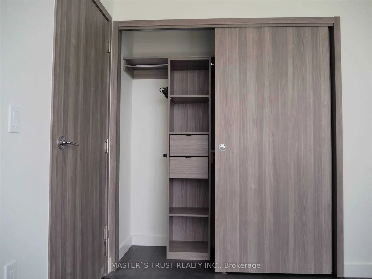 85, Mcmahon, Bayview Village, Toronto