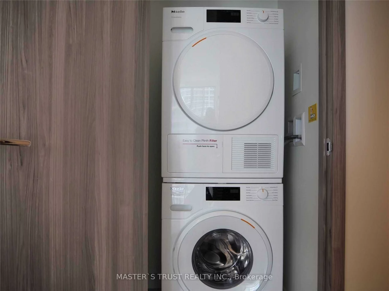 85, Mcmahon, Bayview Village, Toronto