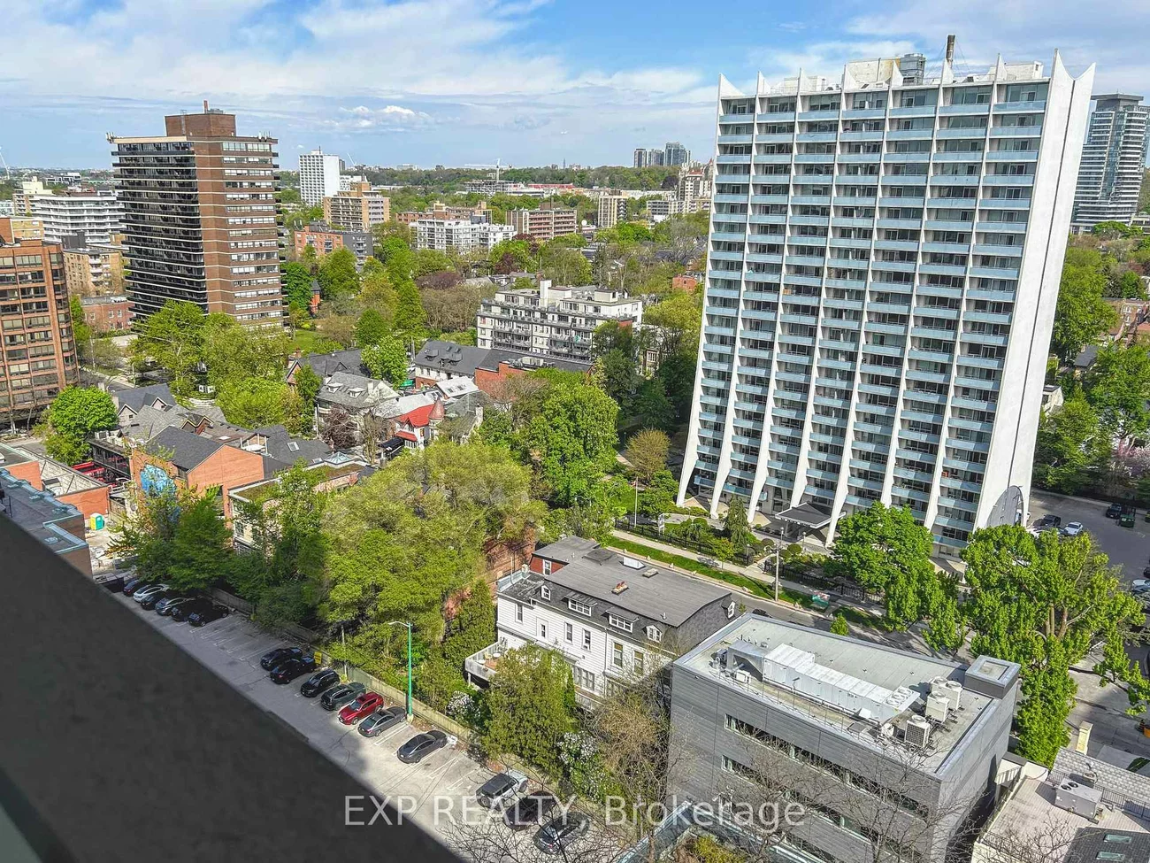 200, Bloor, Annex, Toronto