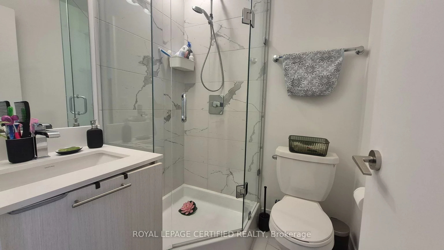 851, Sheppard, Clanton Park, Toronto