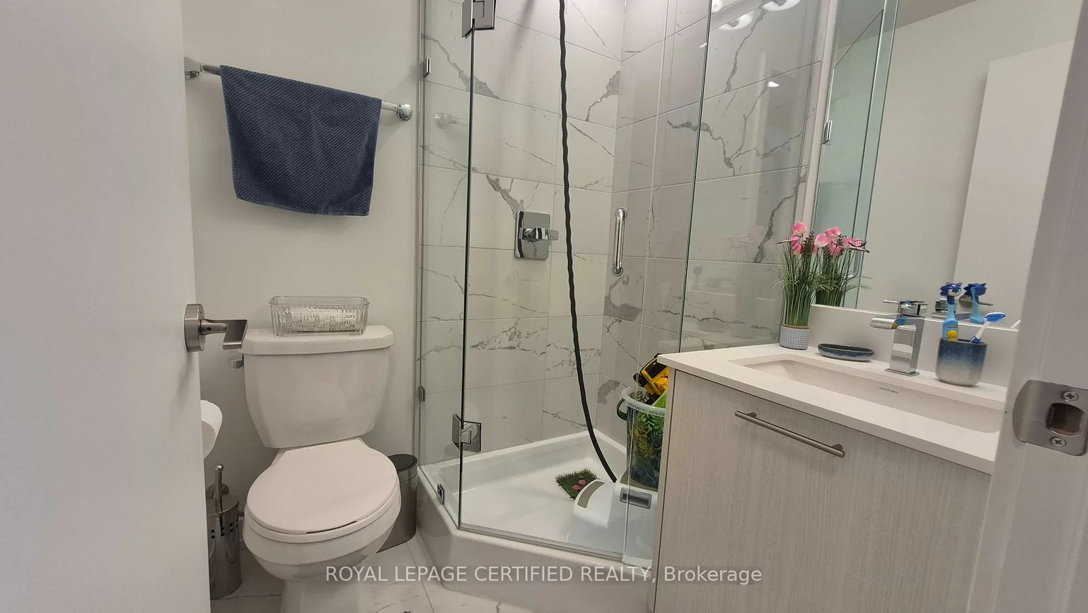 851, Sheppard, Clanton Park, Toronto