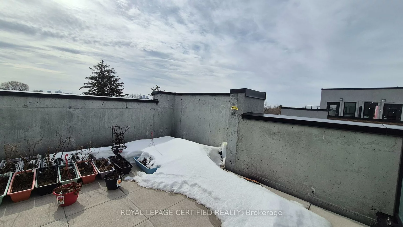 851, Sheppard, Clanton Park, Toronto