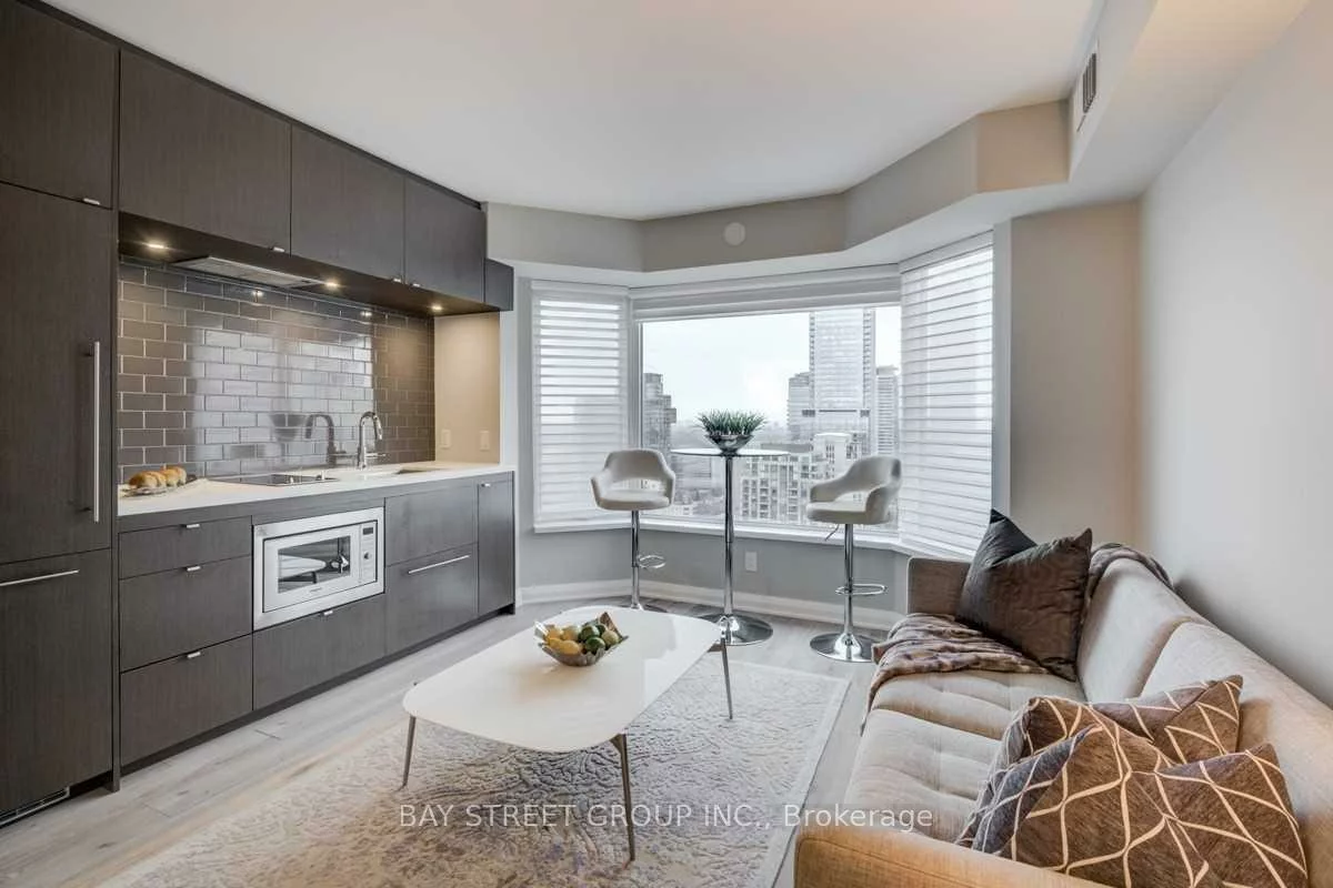 155, Yorkville, Annex, Toronto