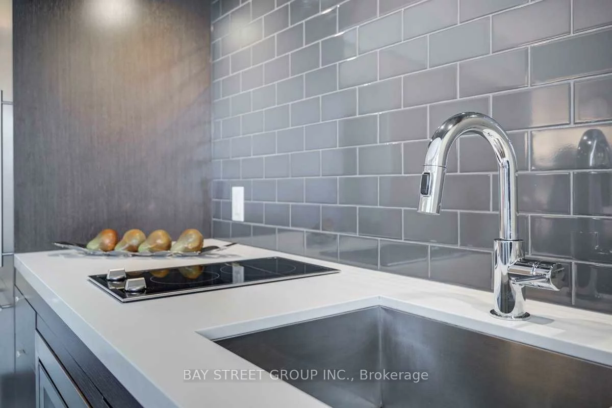 155, Yorkville, Annex, Toronto