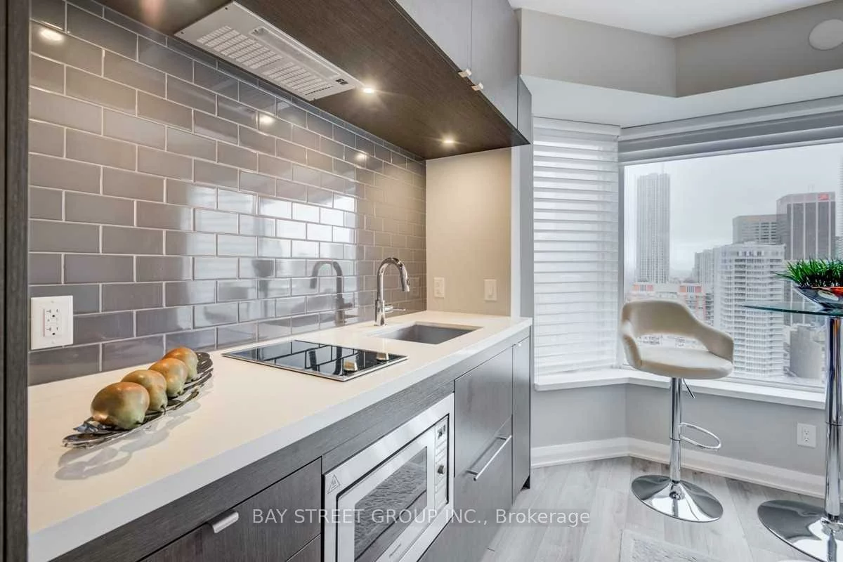 155, Yorkville, Annex, Toronto