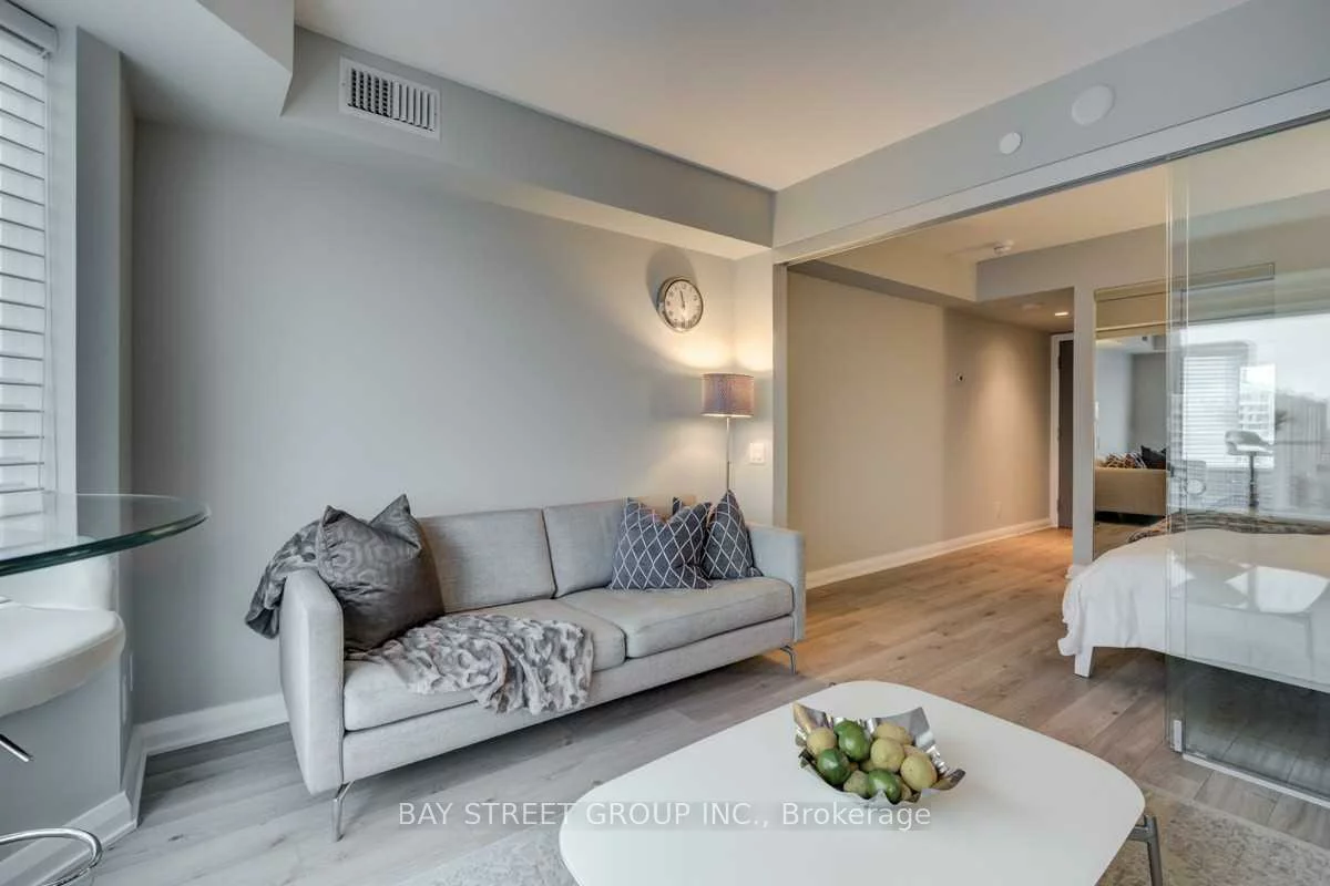 155, Yorkville, Annex, Toronto