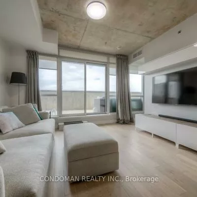 20, Minowan Miikan, Little Portugal, Toronto