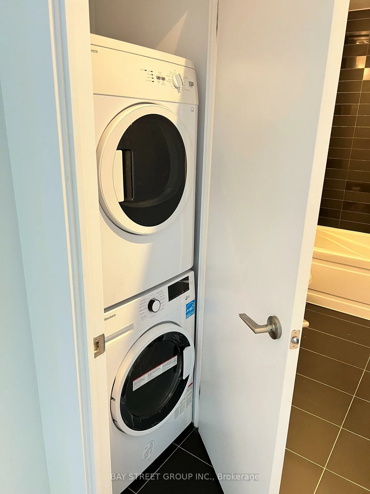 87, Peter, Waterfront Communities C1, Toronto