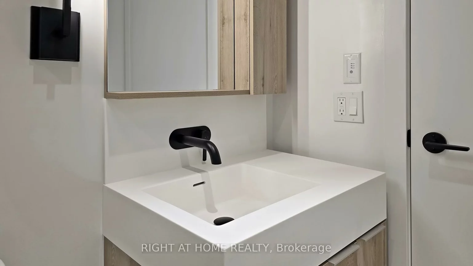 117, Broadway, Mount Pleasant West, Toronto