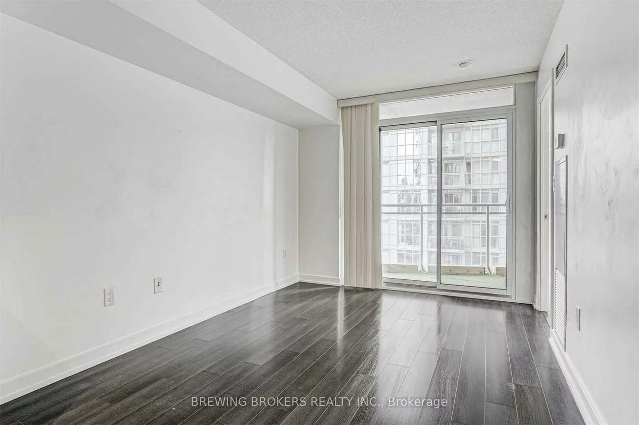 21, Iceboat, Waterfront Communities C1, Toronto