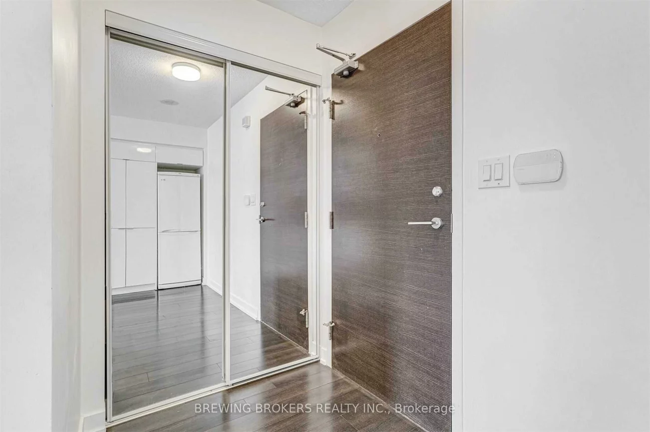 21, Iceboat, Waterfront Communities C1, Toronto