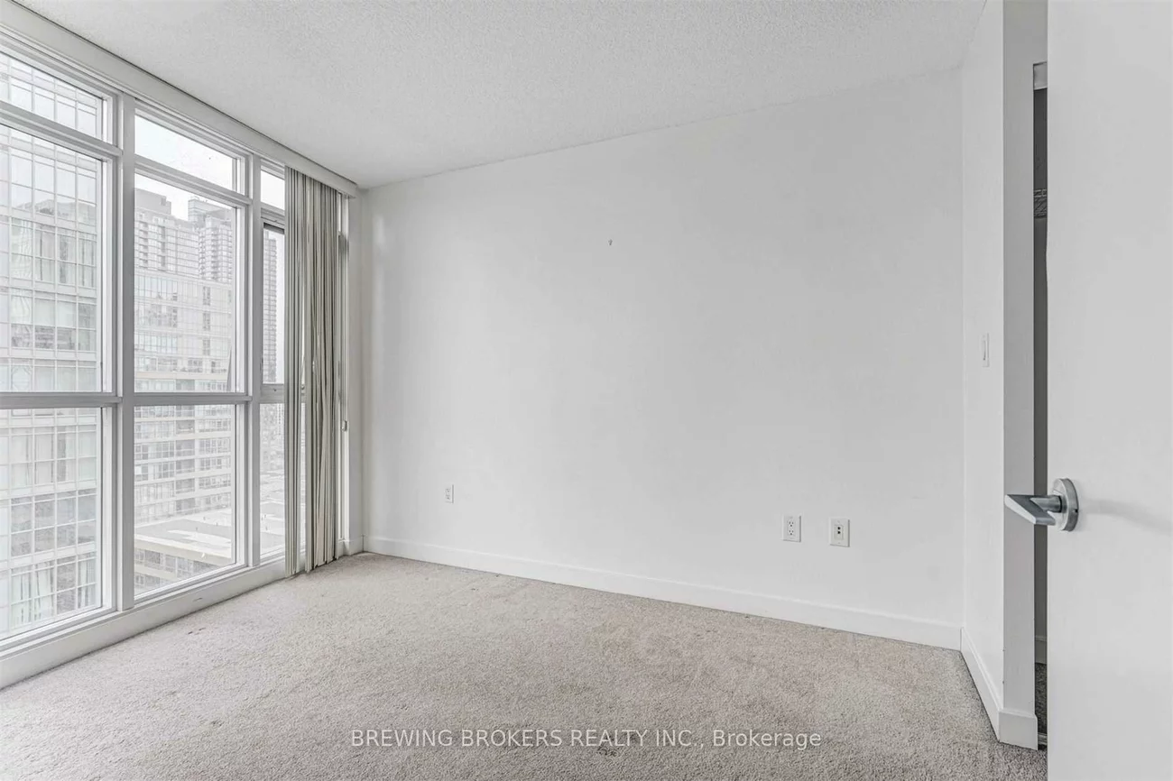 21, Iceboat, Waterfront Communities C1, Toronto