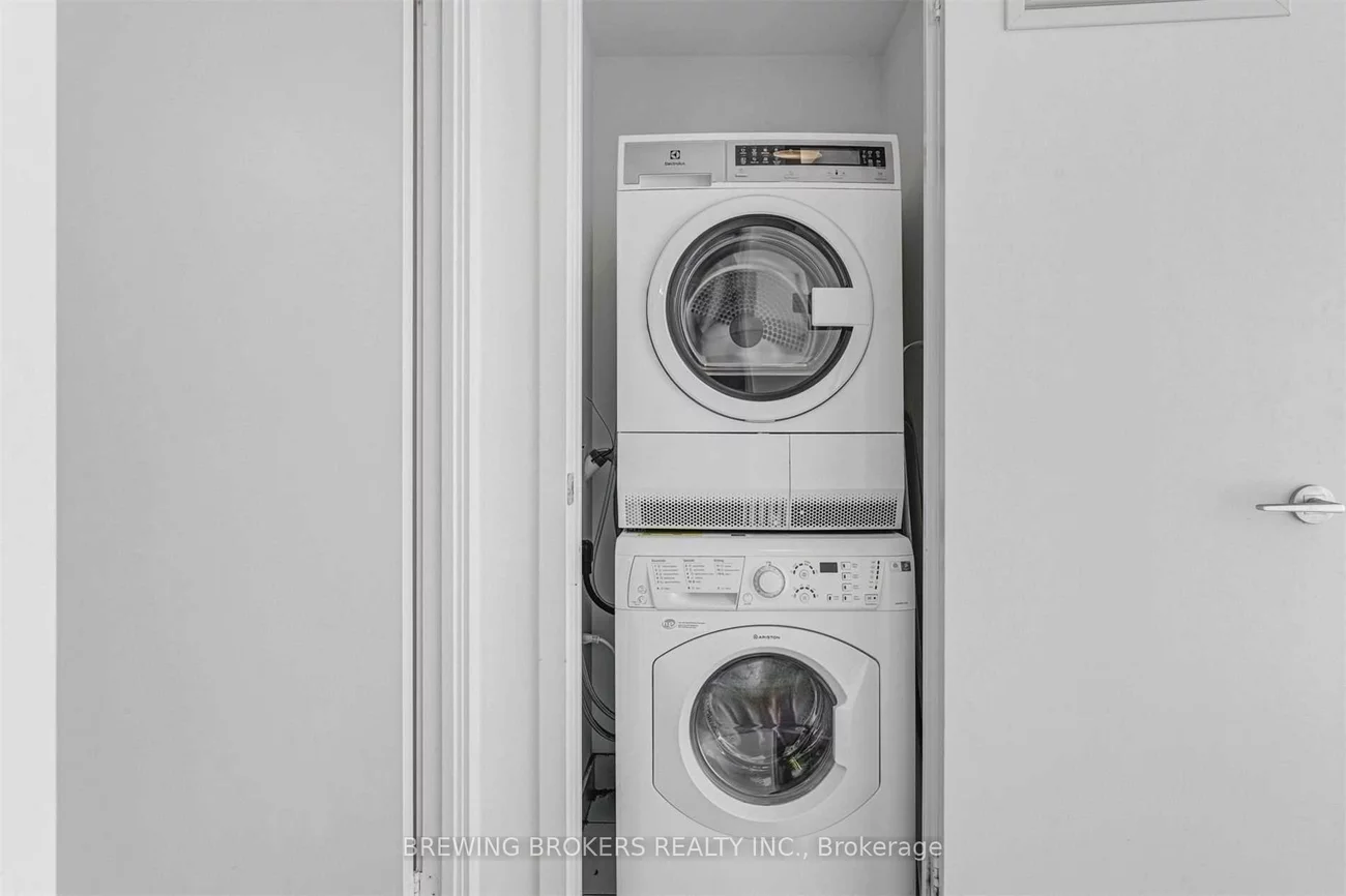 21, Iceboat, Waterfront Communities C1, Toronto