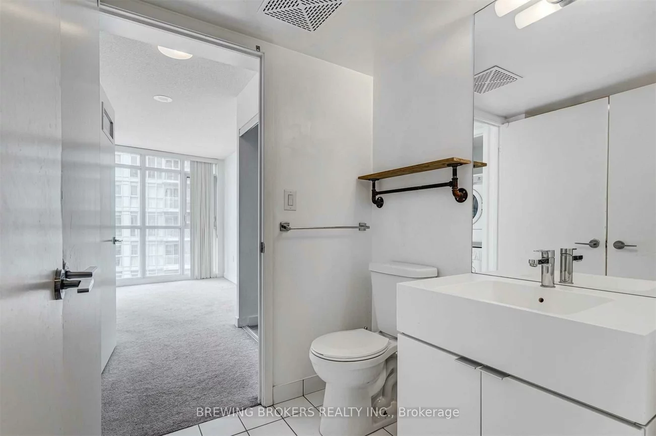 21, Iceboat, Waterfront Communities C1, Toronto