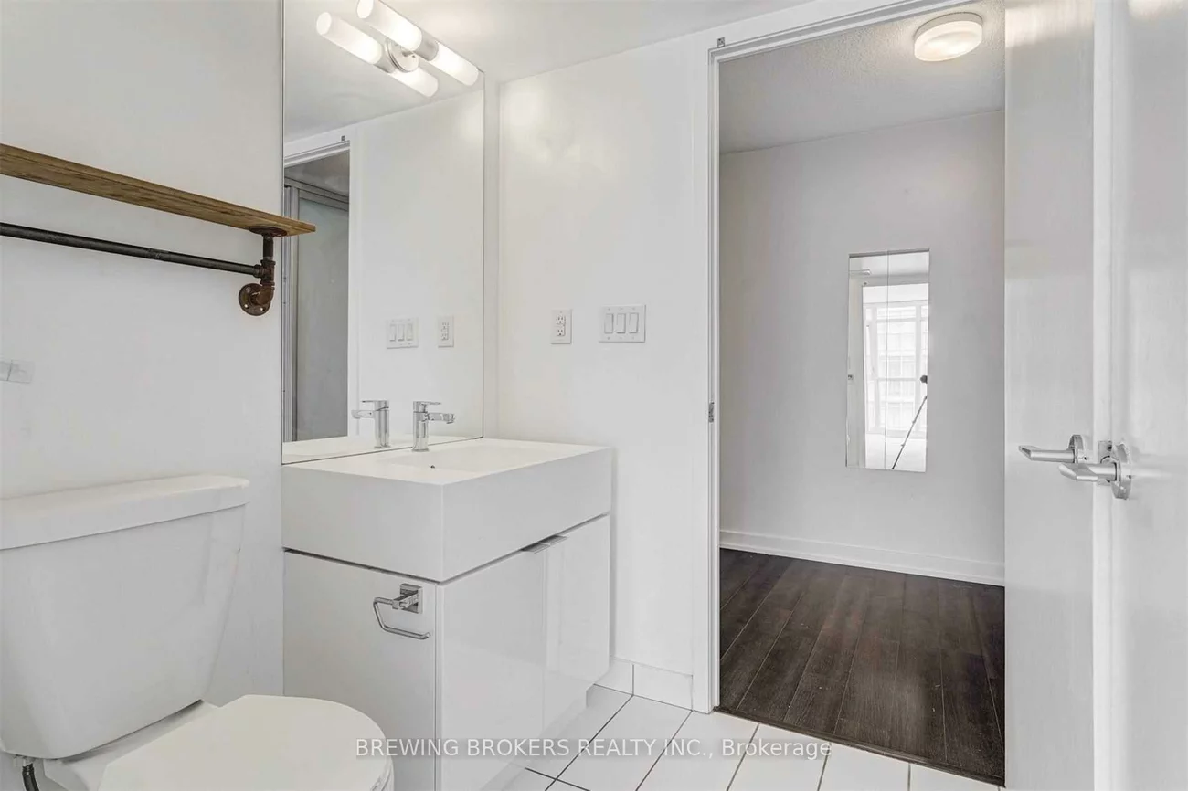 21, Iceboat, Waterfront Communities C1, Toronto