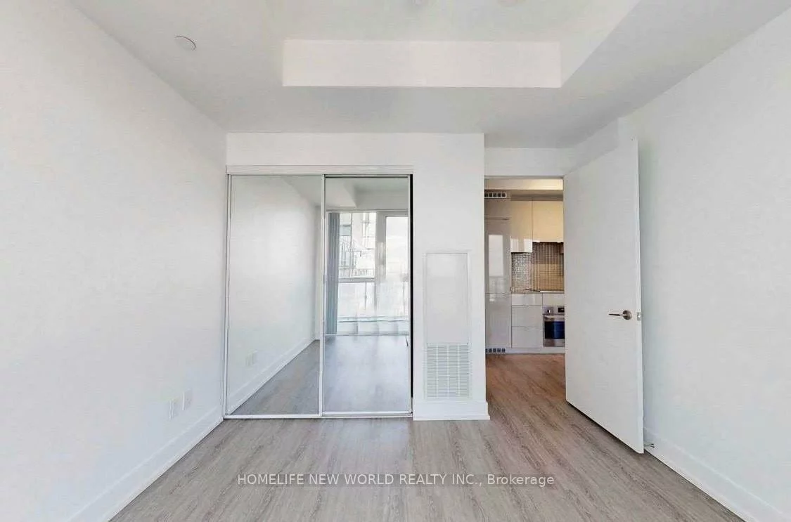 386, Yonge, Bay Street Corridor, Toronto