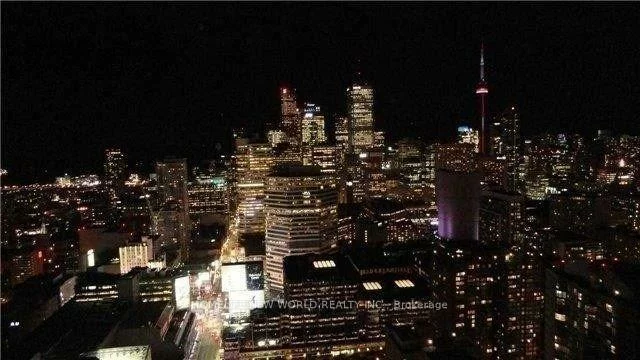 386, Yonge, Bay Street Corridor, Toronto