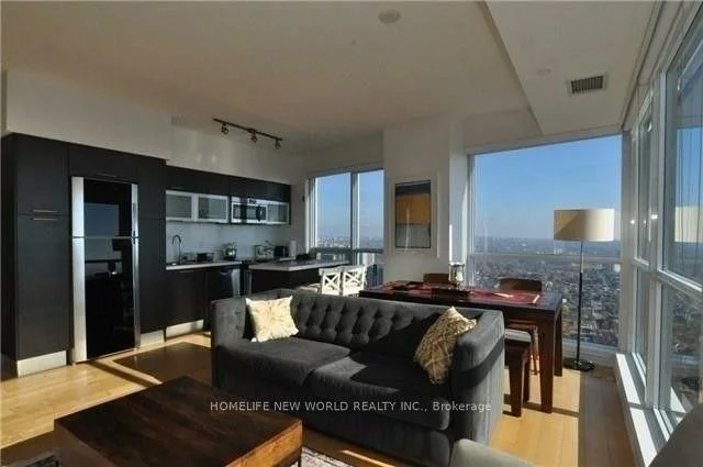 386, Yonge, Bay Street Corridor, Toronto