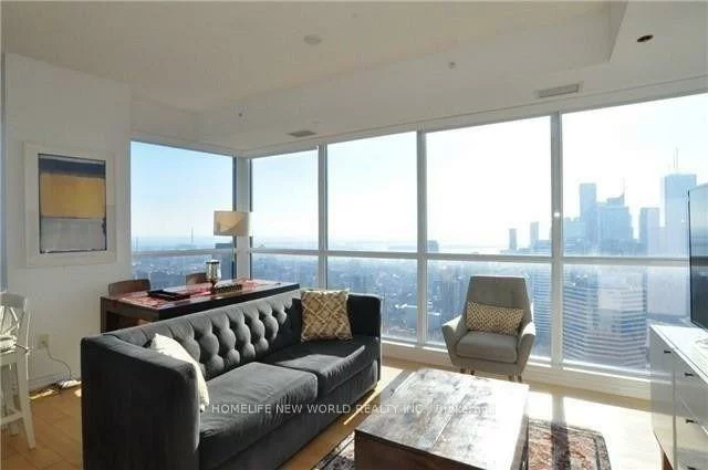 386, Yonge, Bay Street Corridor, Toronto