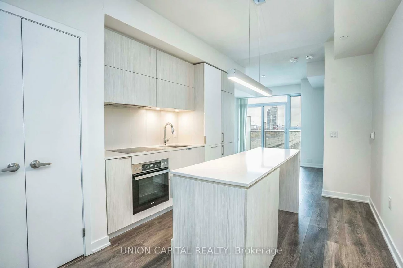 20, Richardson, Waterfront Communities C8, Toronto