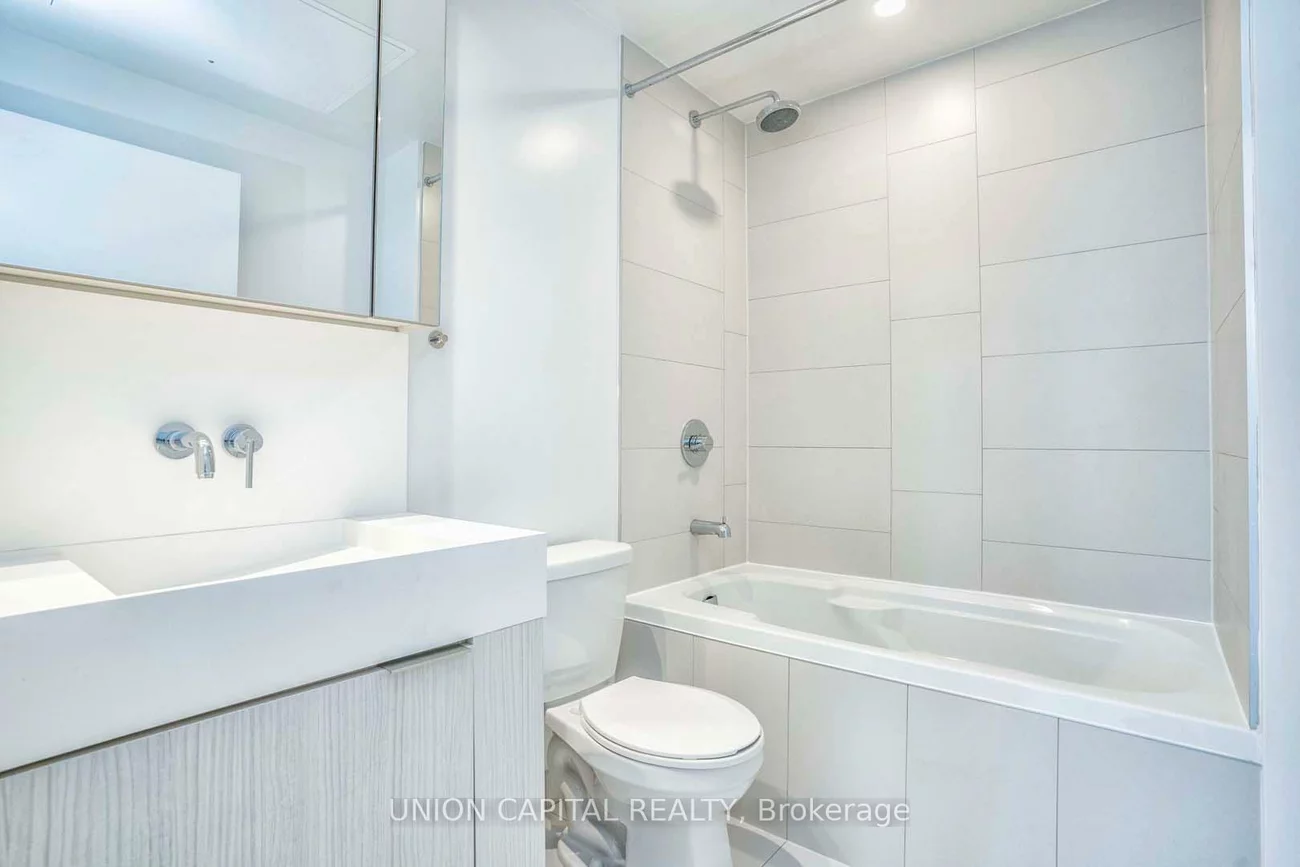 20, Richardson, Waterfront Communities C8, Toronto