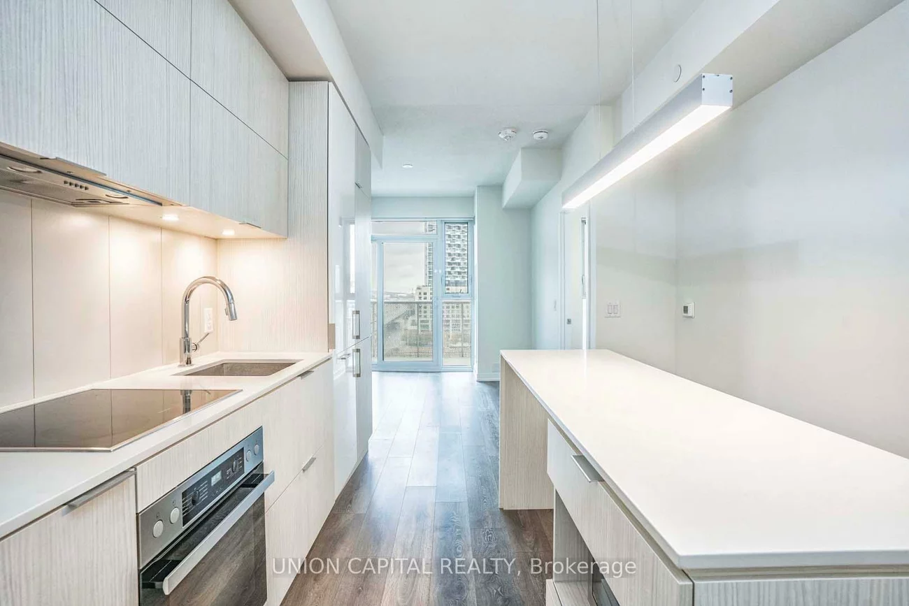 20, Richardson, Waterfront Communities C8, Toronto