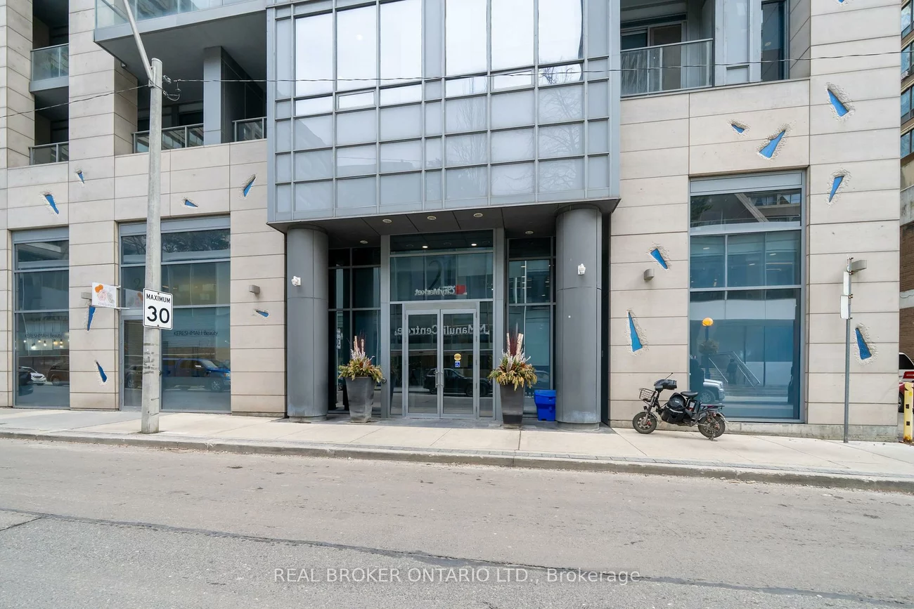 21, Balmuto, Bay Street Corridor, Toronto