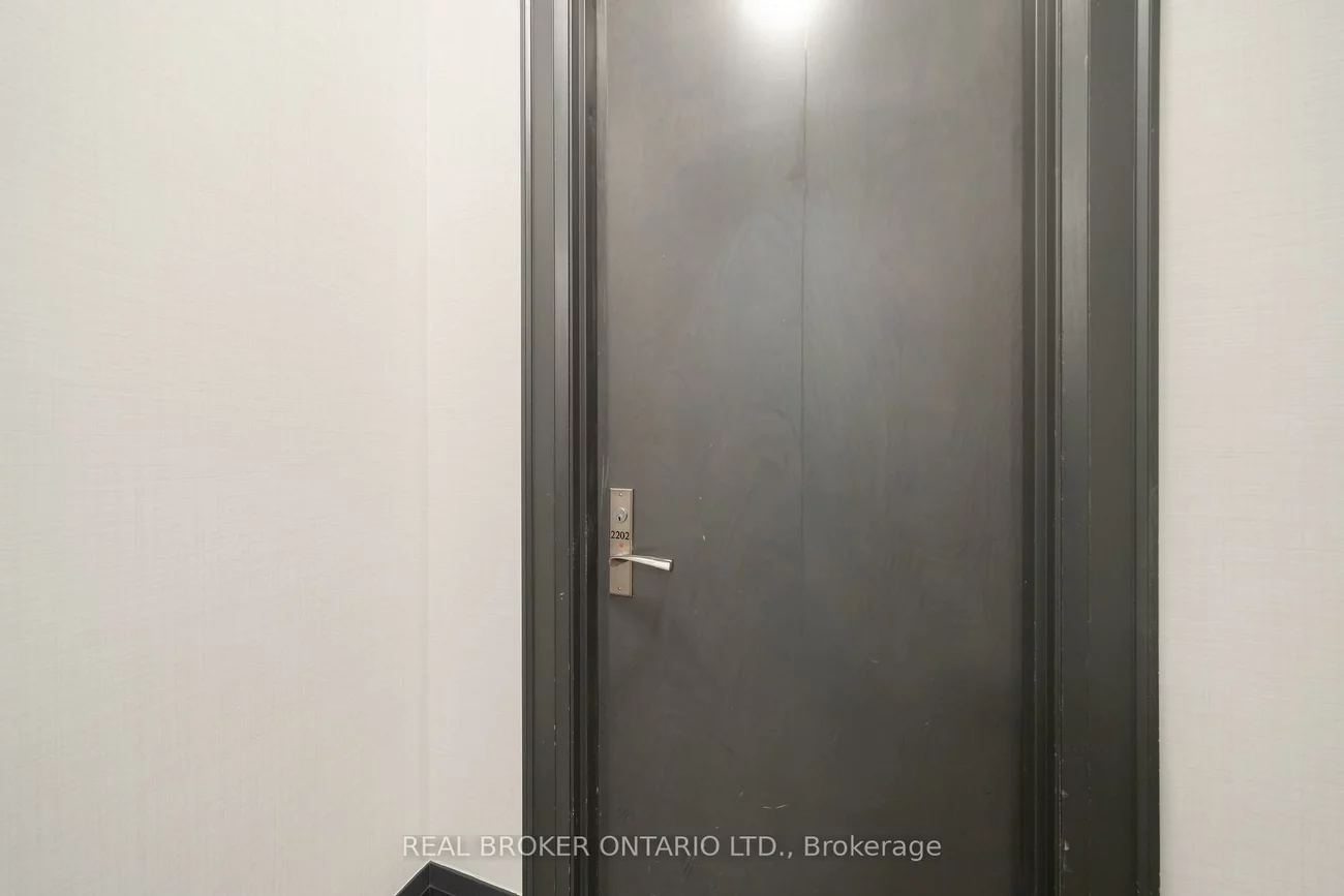 21, Balmuto, Bay Street Corridor, Toronto