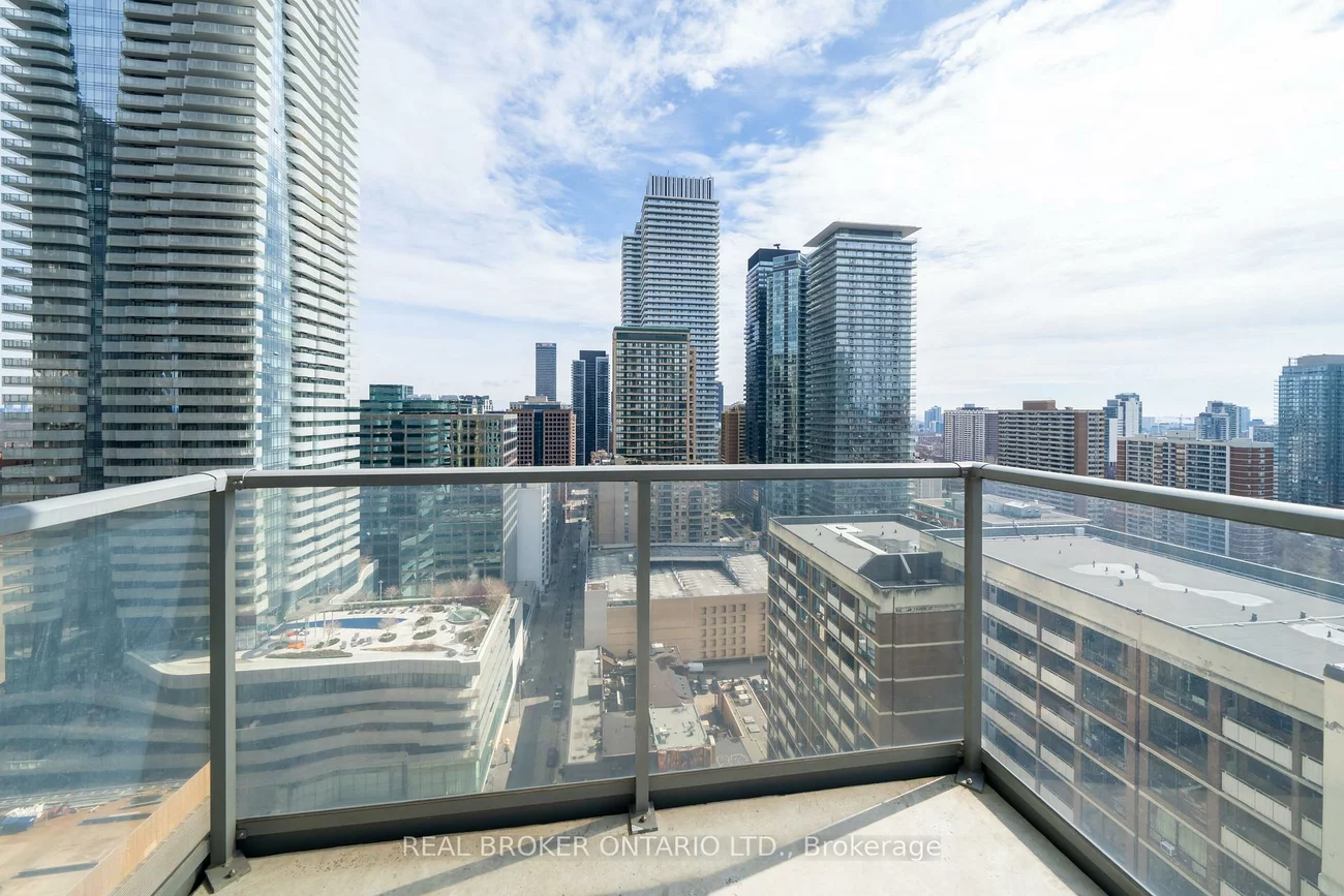 21, Balmuto, Bay Street Corridor, Toronto