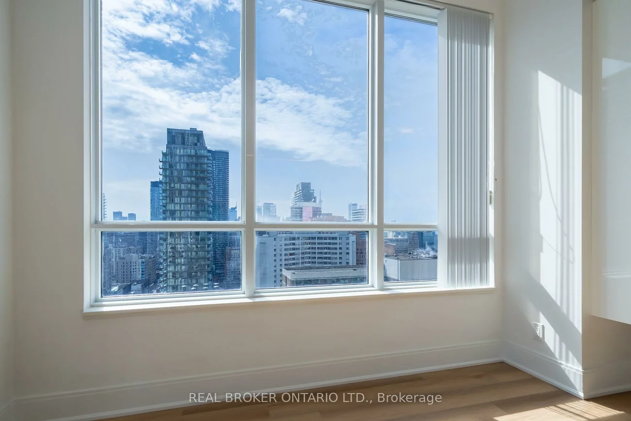 21, Balmuto, Bay Street Corridor, Toronto