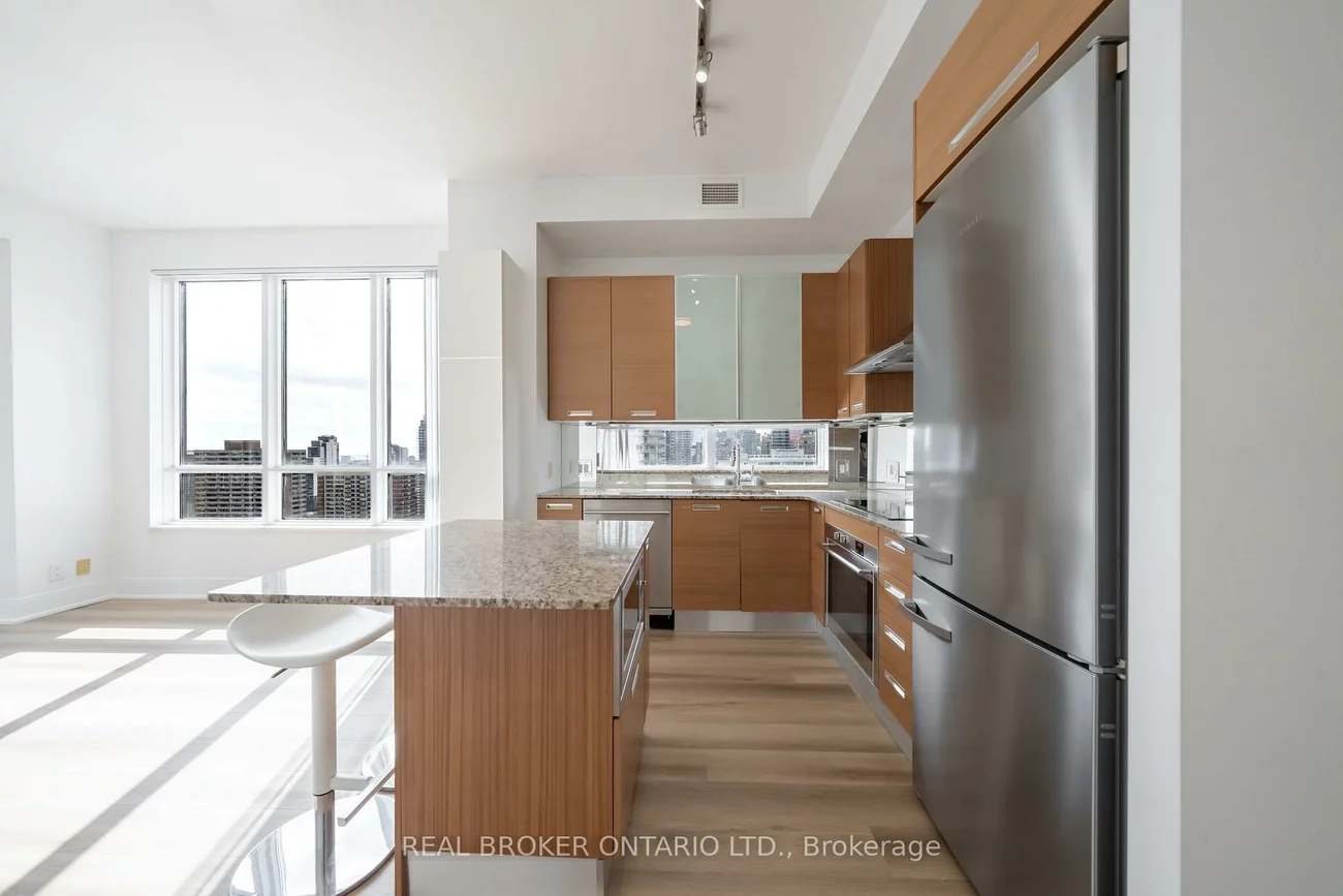 21, Balmuto, Bay Street Corridor, Toronto