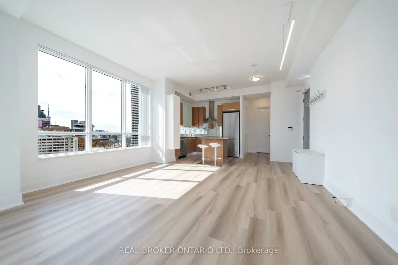 21, Balmuto, Bay Street Corridor, Toronto