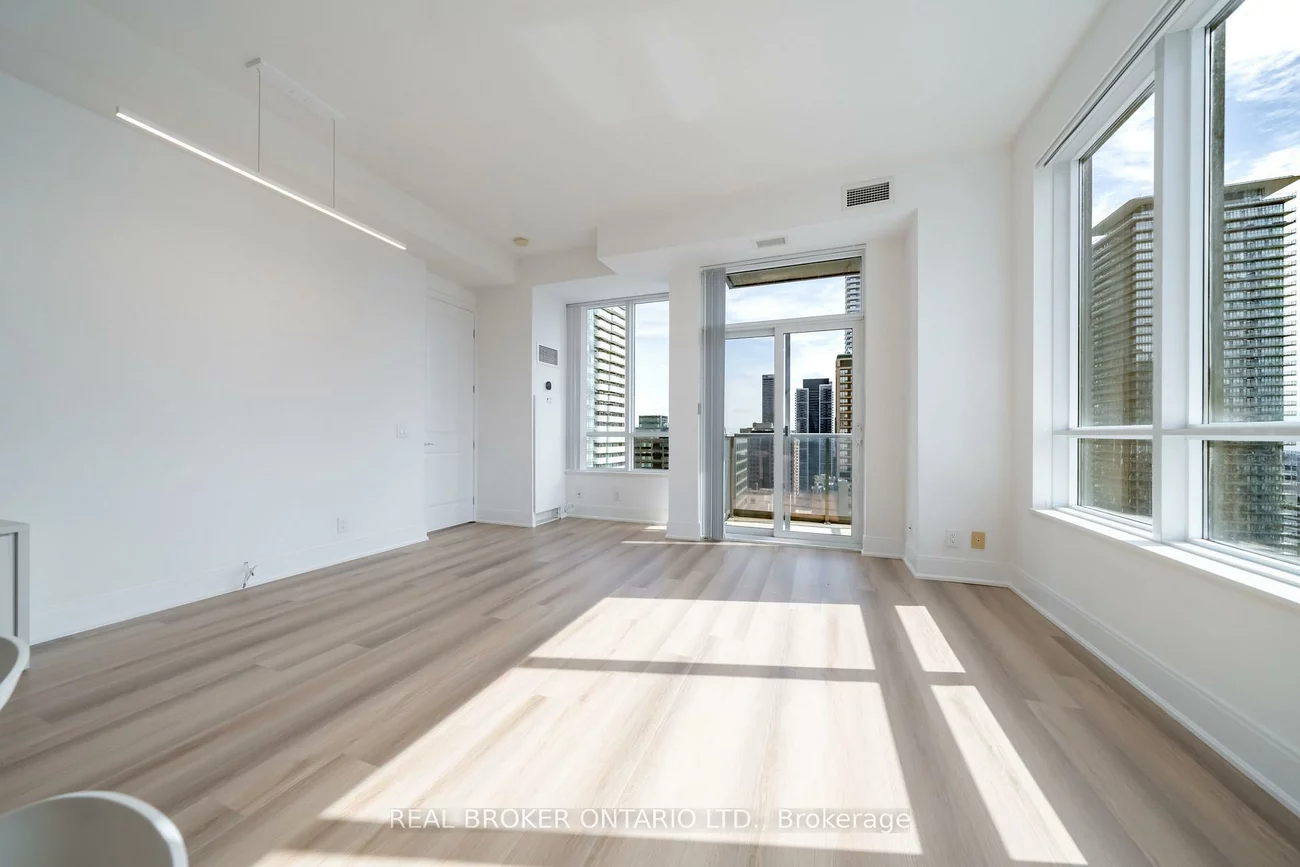 21, Balmuto, Bay Street Corridor, Toronto