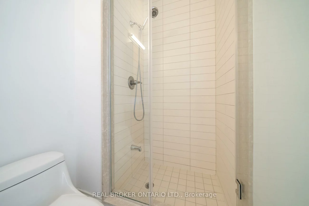 21, Balmuto, Bay Street Corridor, Toronto