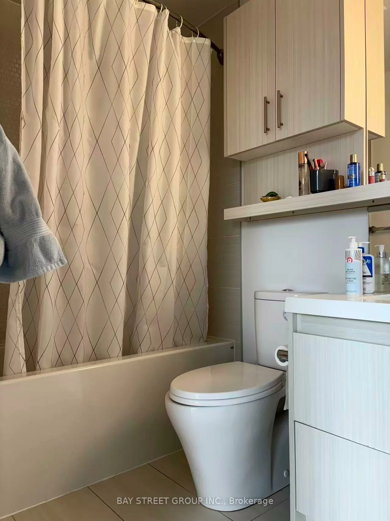 128, Fairview Mall, Don Valley Village, Toronto