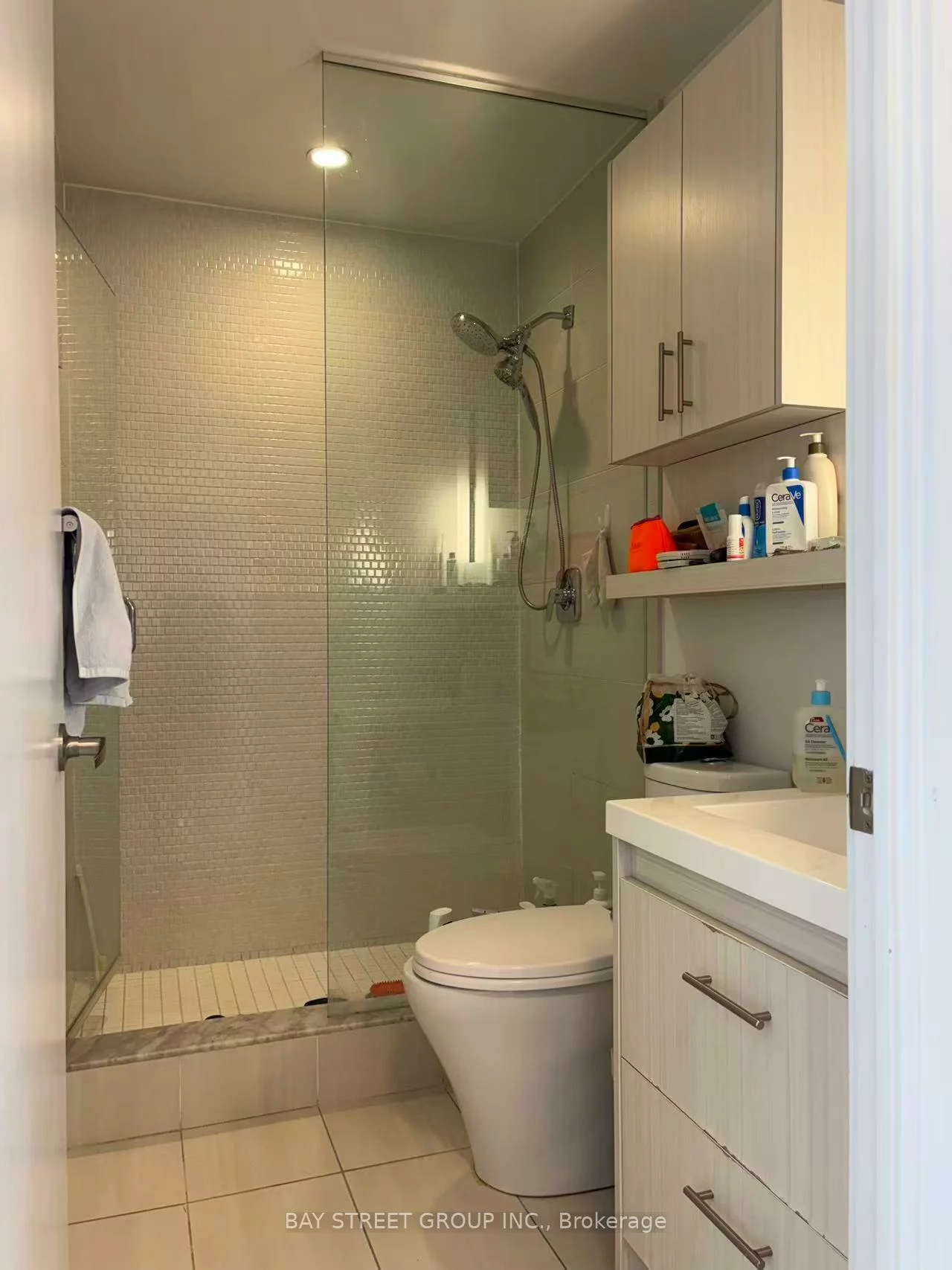 128, Fairview Mall, Don Valley Village, Toronto