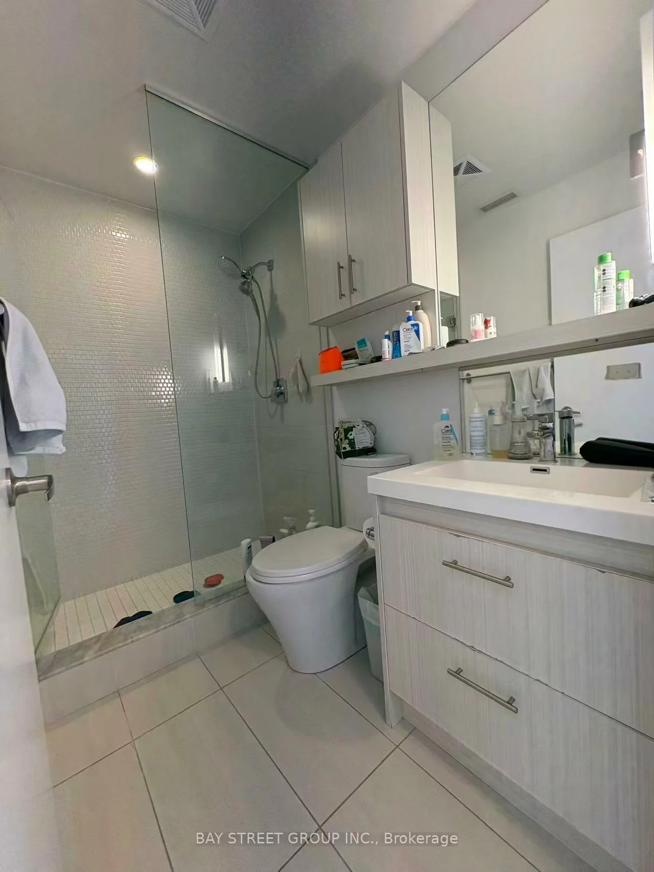 128, Fairview Mall, Don Valley Village, Toronto