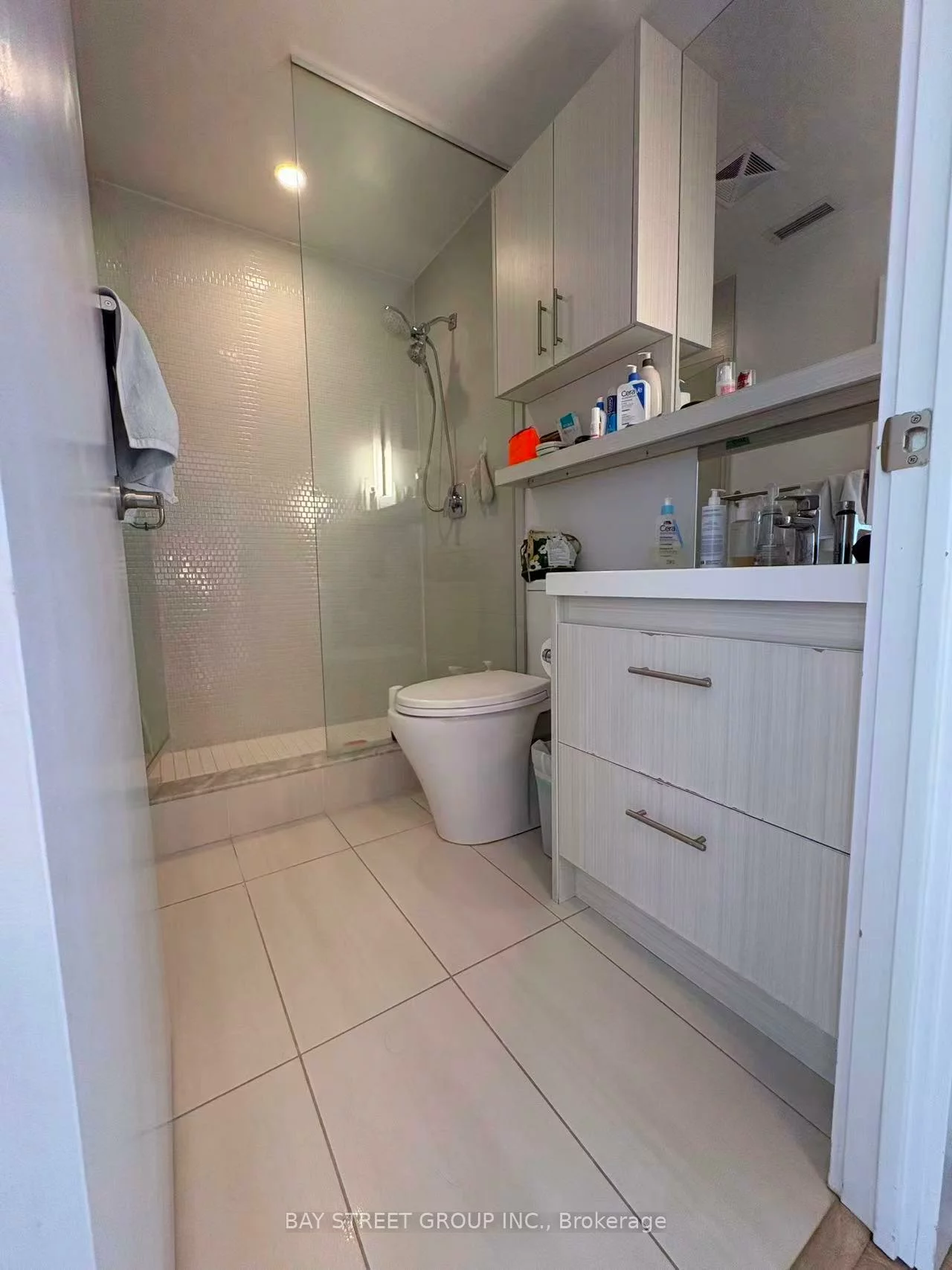 128, Fairview Mall, Don Valley Village, Toronto