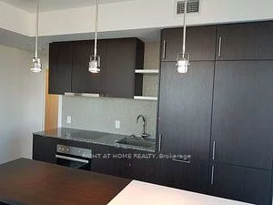 100, Harbour, Waterfront Communities C1, Toronto