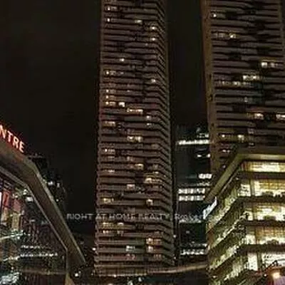 100, Harbour, Waterfront Communities C1, Toronto