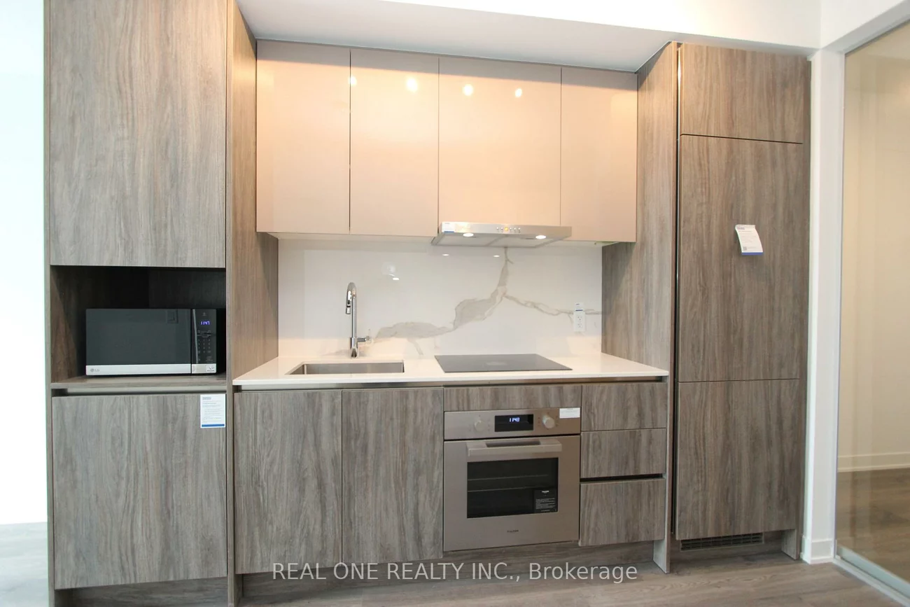 180, Front, Moss Park, Toronto