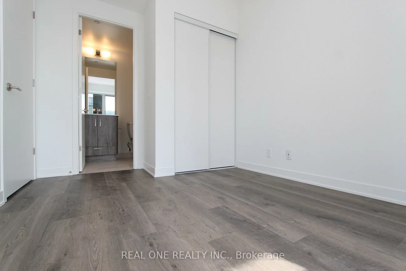 180, Front, Moss Park, Toronto