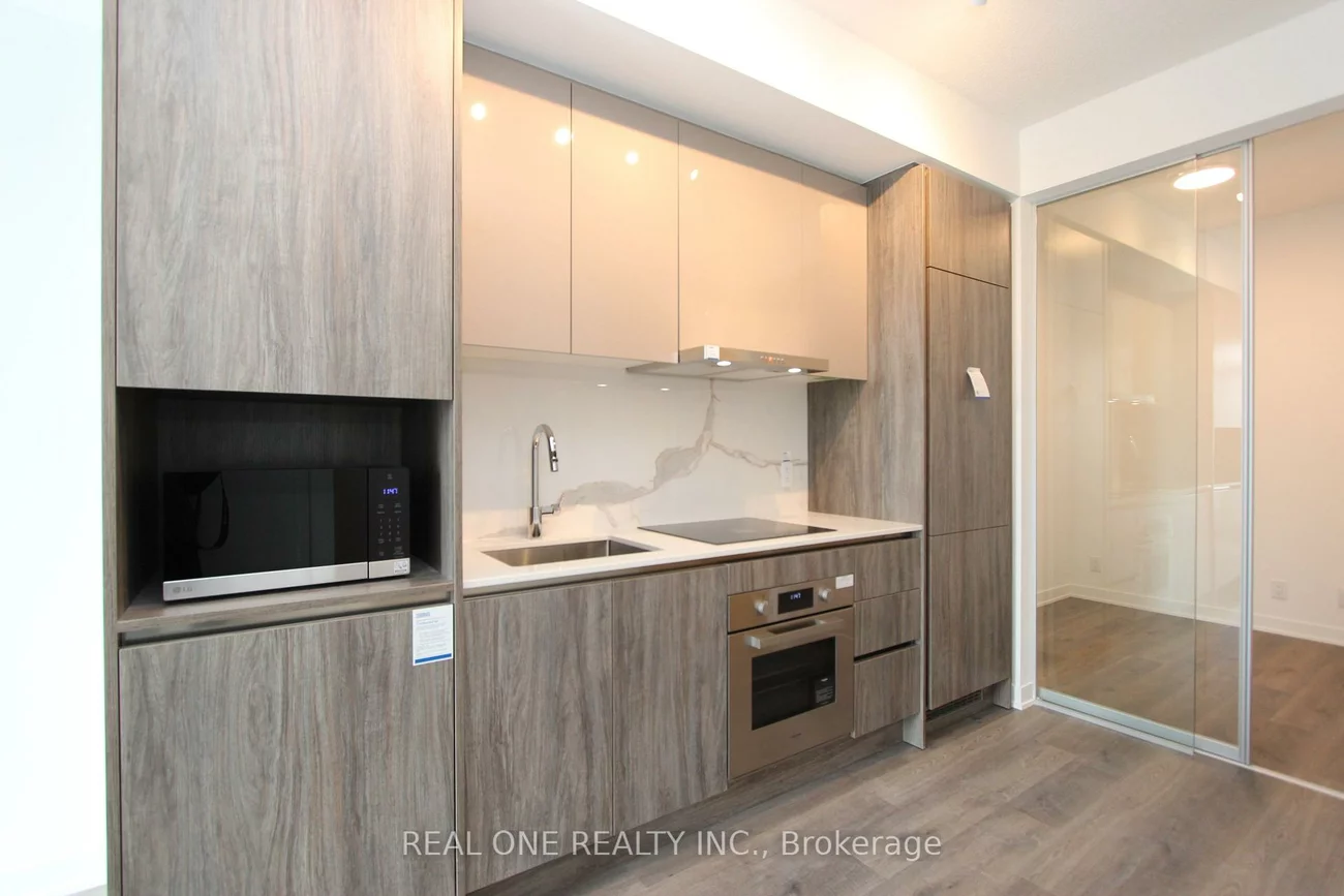 180, Front, Moss Park, Toronto