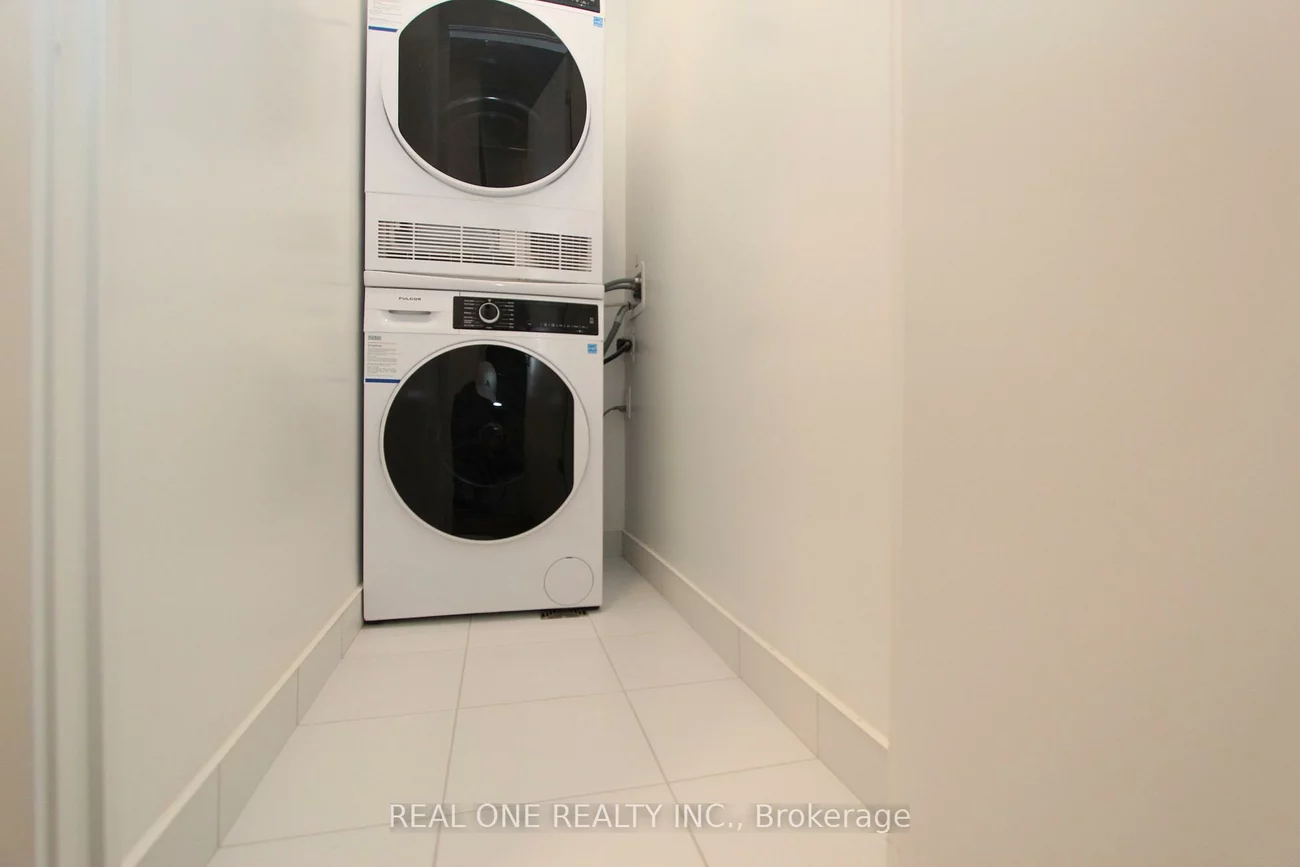 180, Front, Moss Park, Toronto