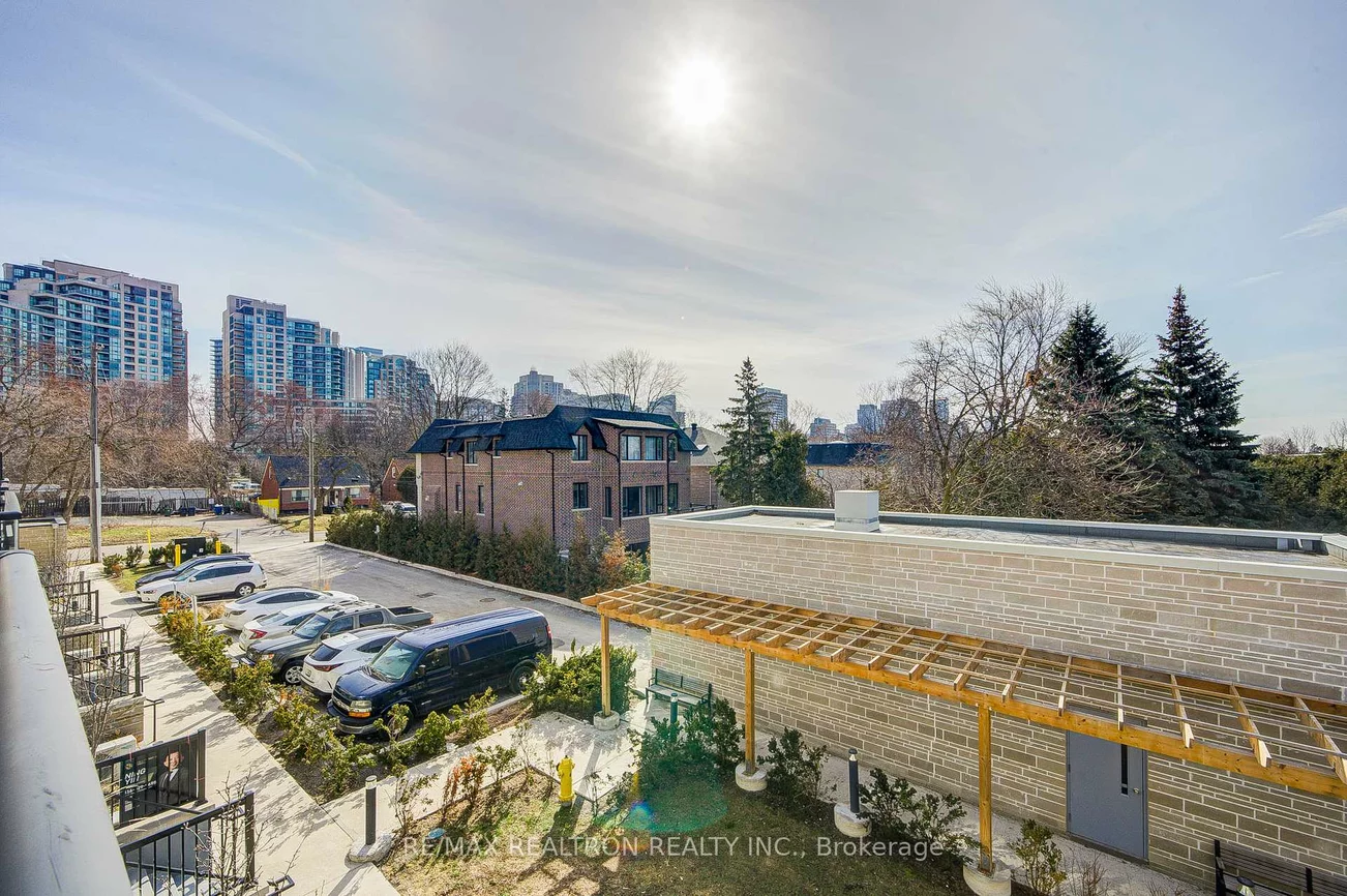 57, Finch, Willowdale West, Toronto